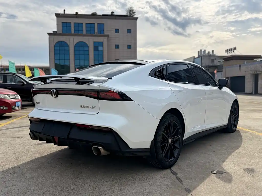 Changan UNI-V 2022
