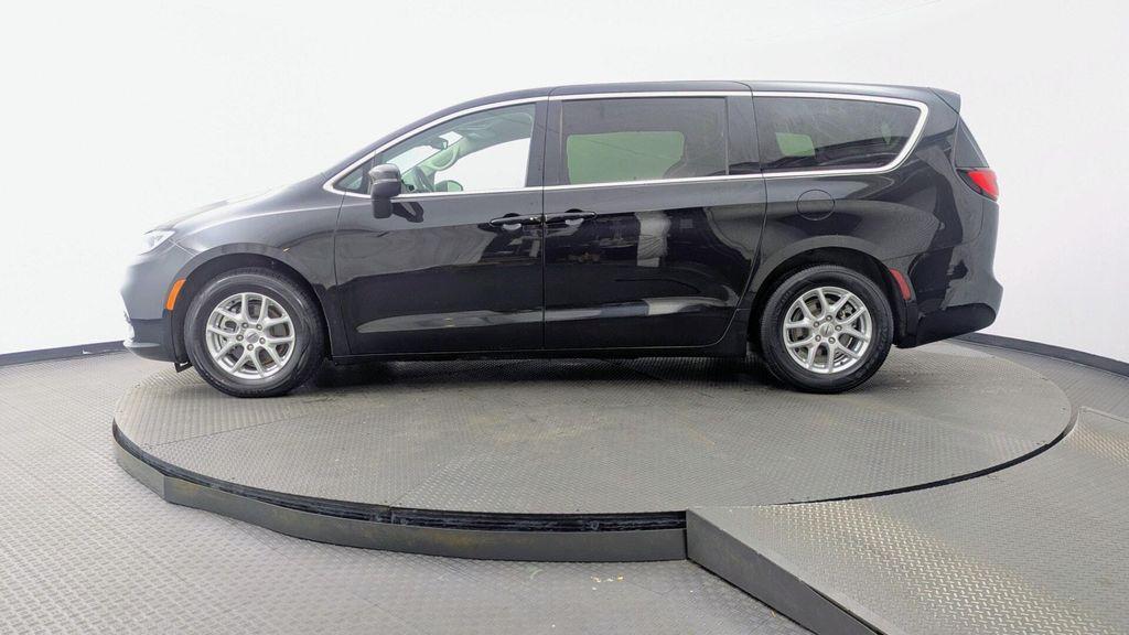 Chrysler Pacifica 2023