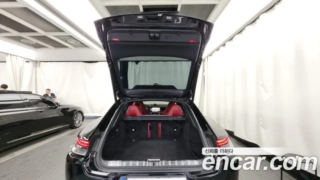 Porsche Panamera 2021