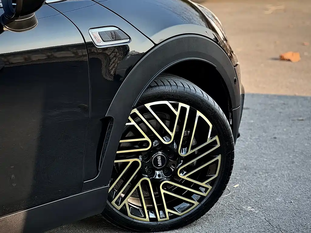 Mini Clubman 2023