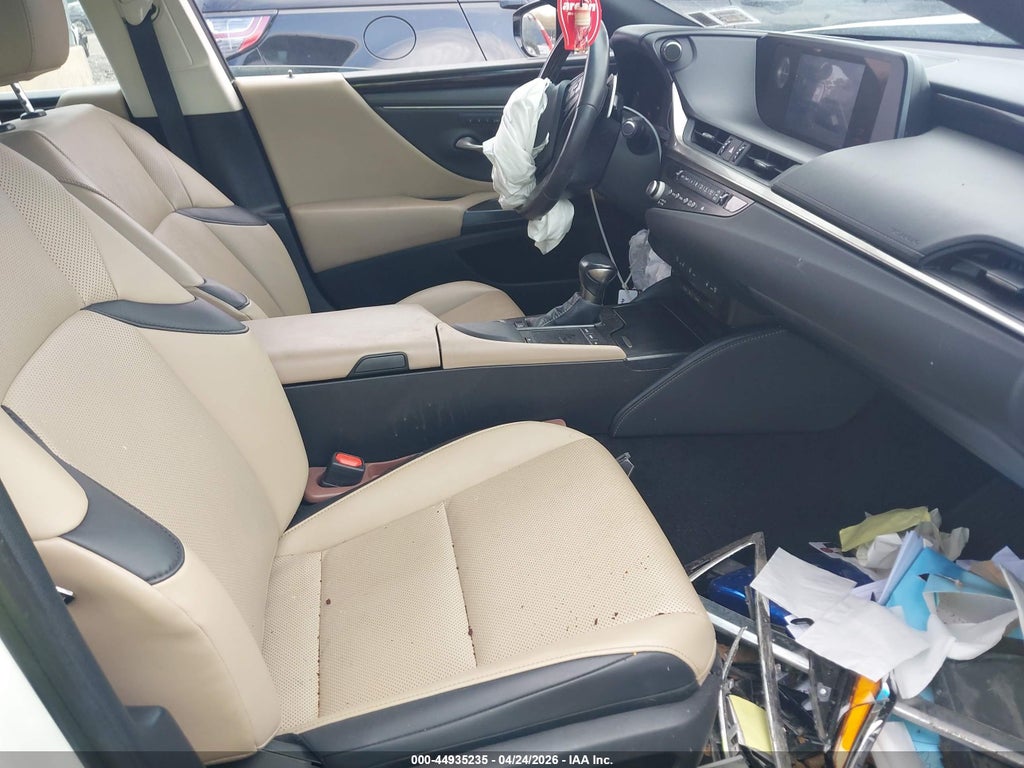 Lexus ES 2021