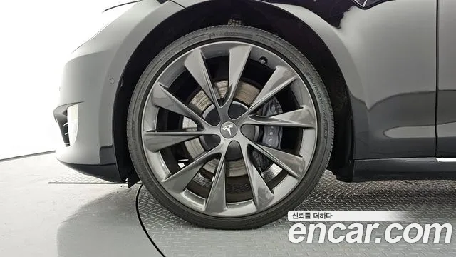Tesla Model S 2020