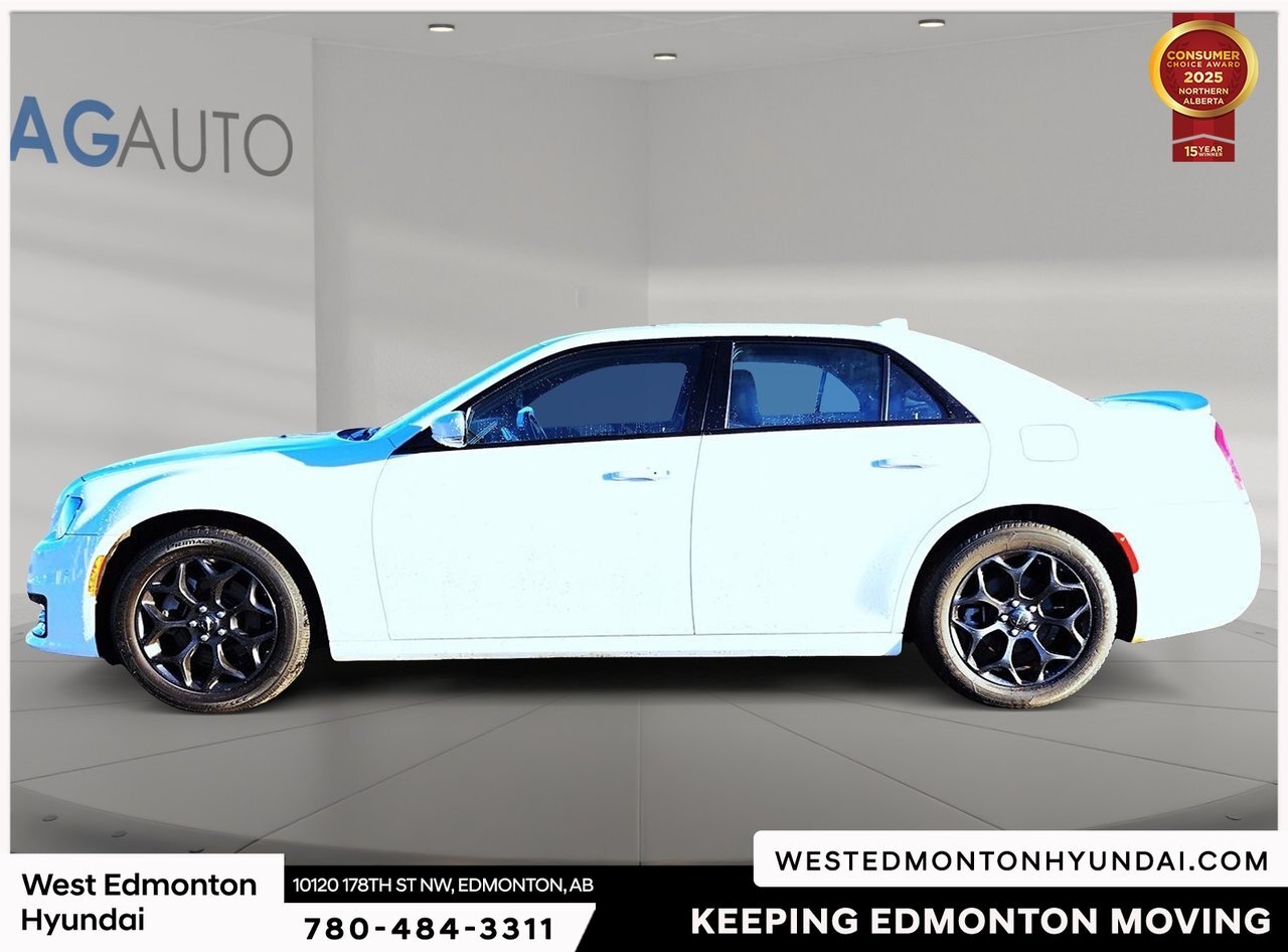Chrysler 300 2022