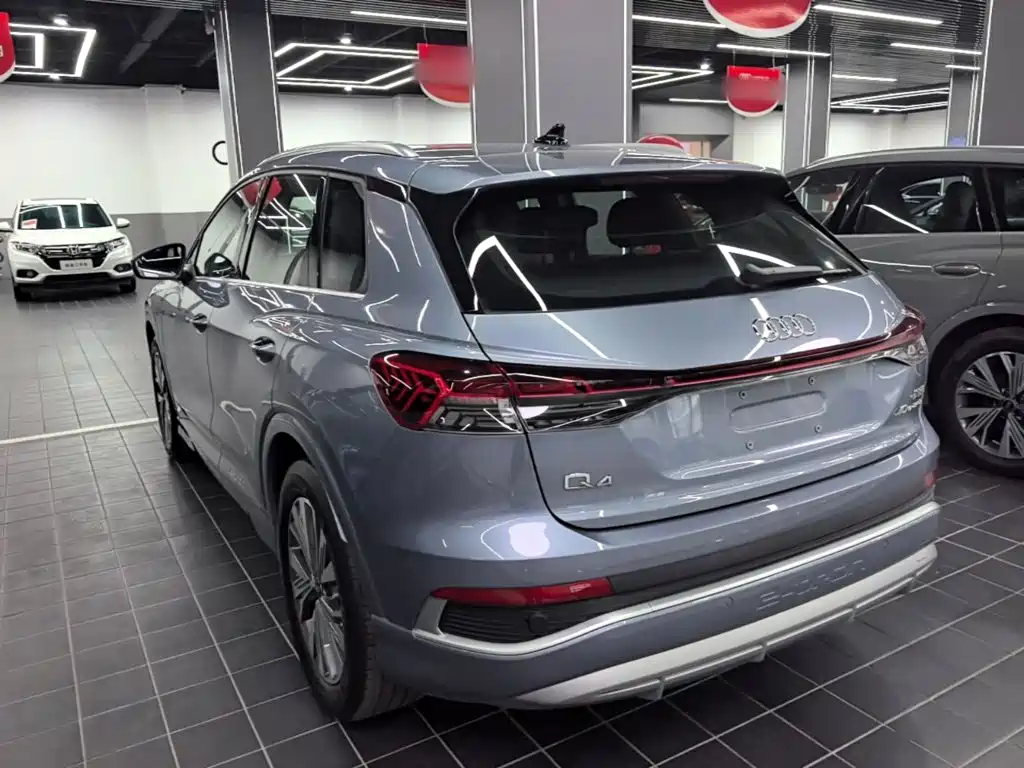 Audi Q4 e-tron 2025