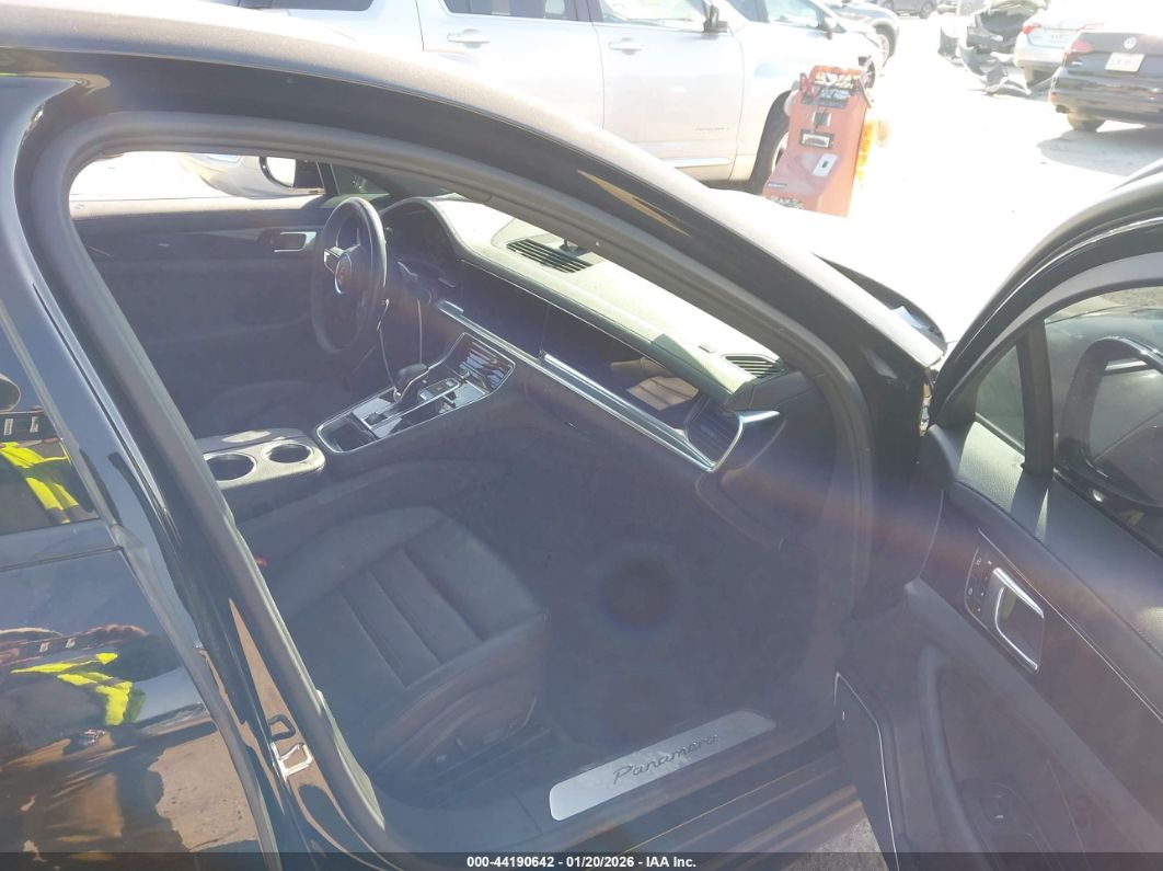 Porsche Panamera 2023