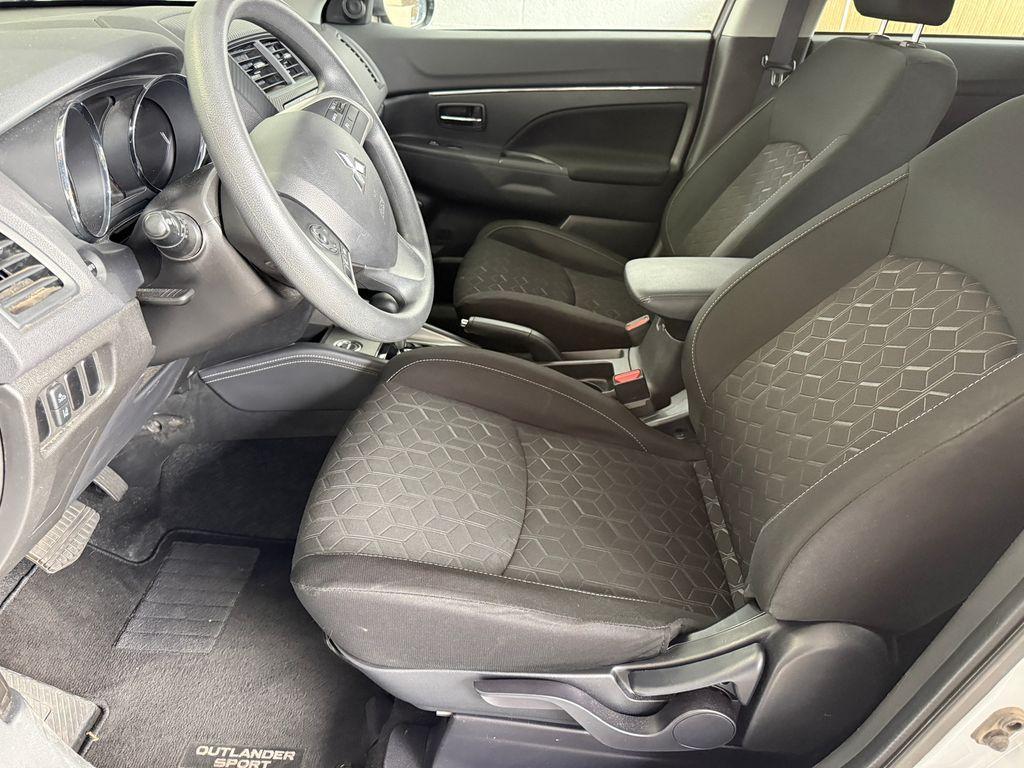 Mitsubishi Outlander Sport 2024