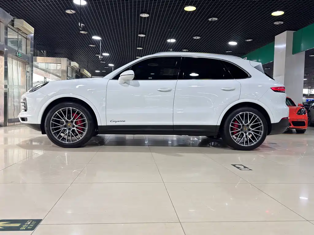 Porsche Cayenne 2023
