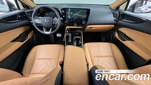 Lexus NX 2025