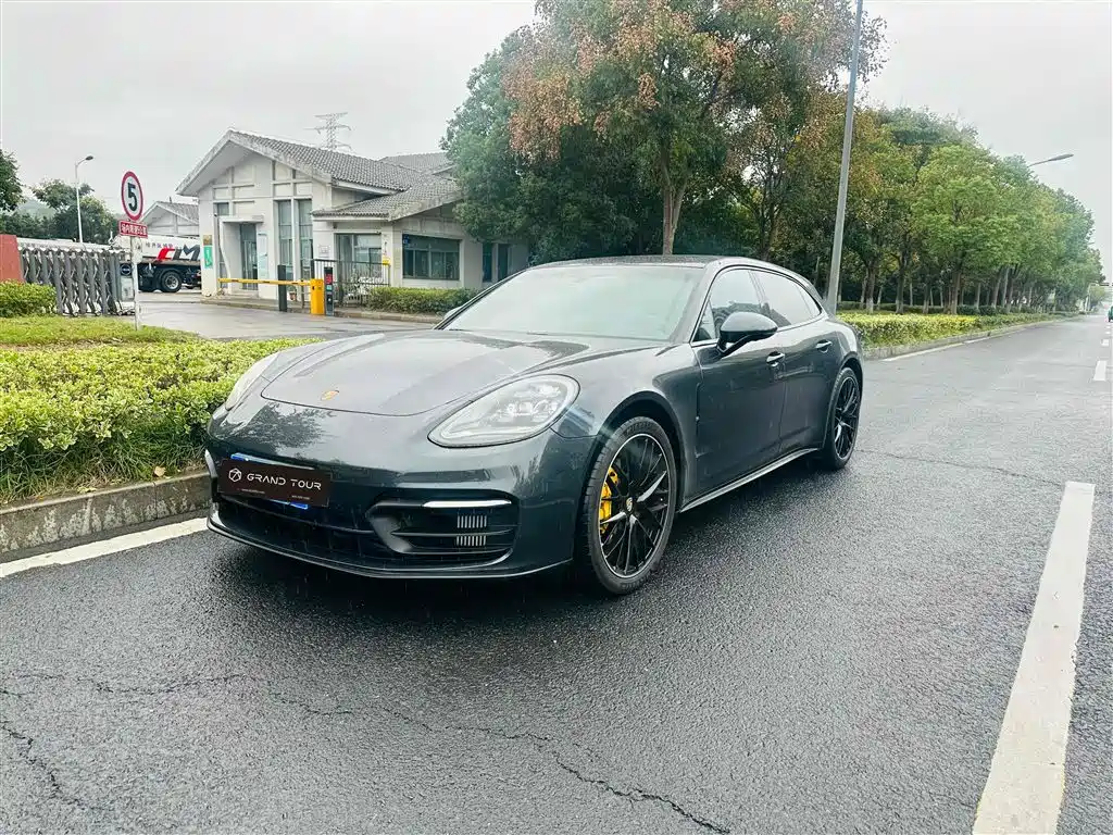 Porsche Panamera 2023