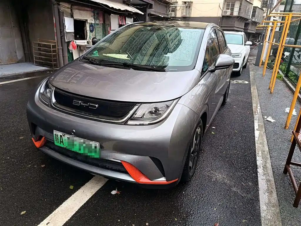 BYD Dolphin 2023
