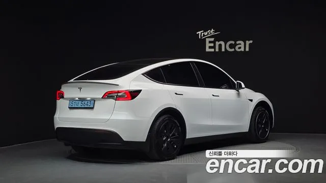 Tesla Model Y 2023