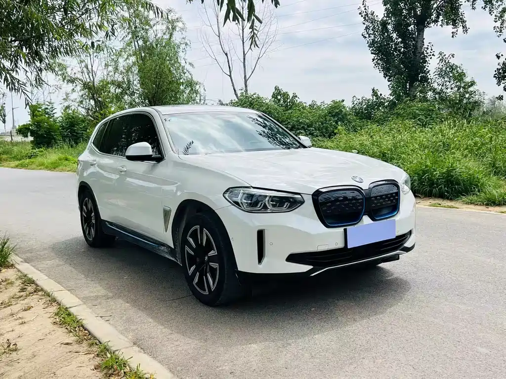 BMW iX3 2021