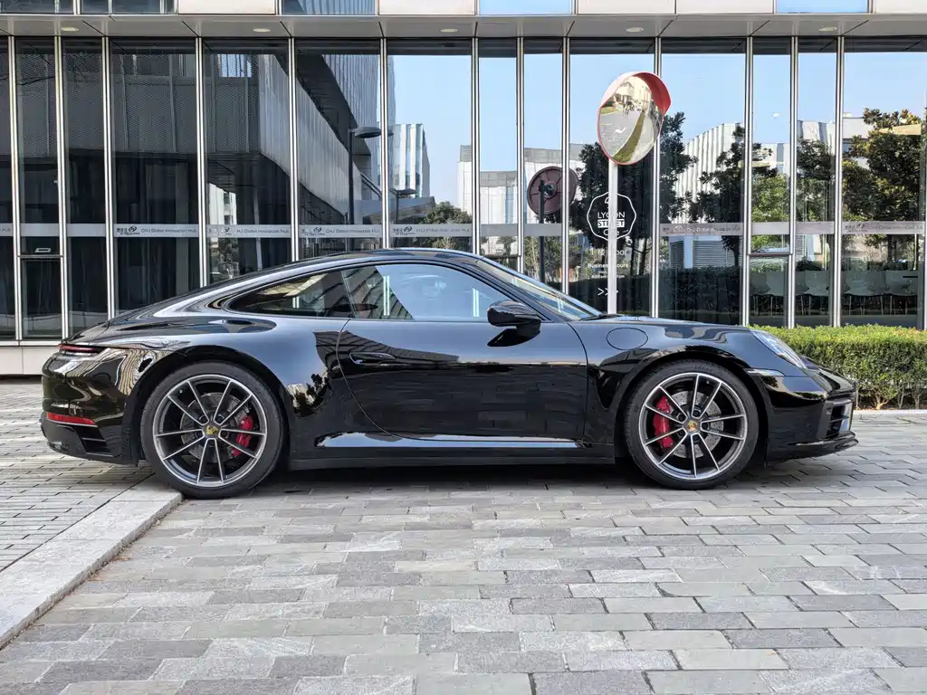 Porsche 911 2021