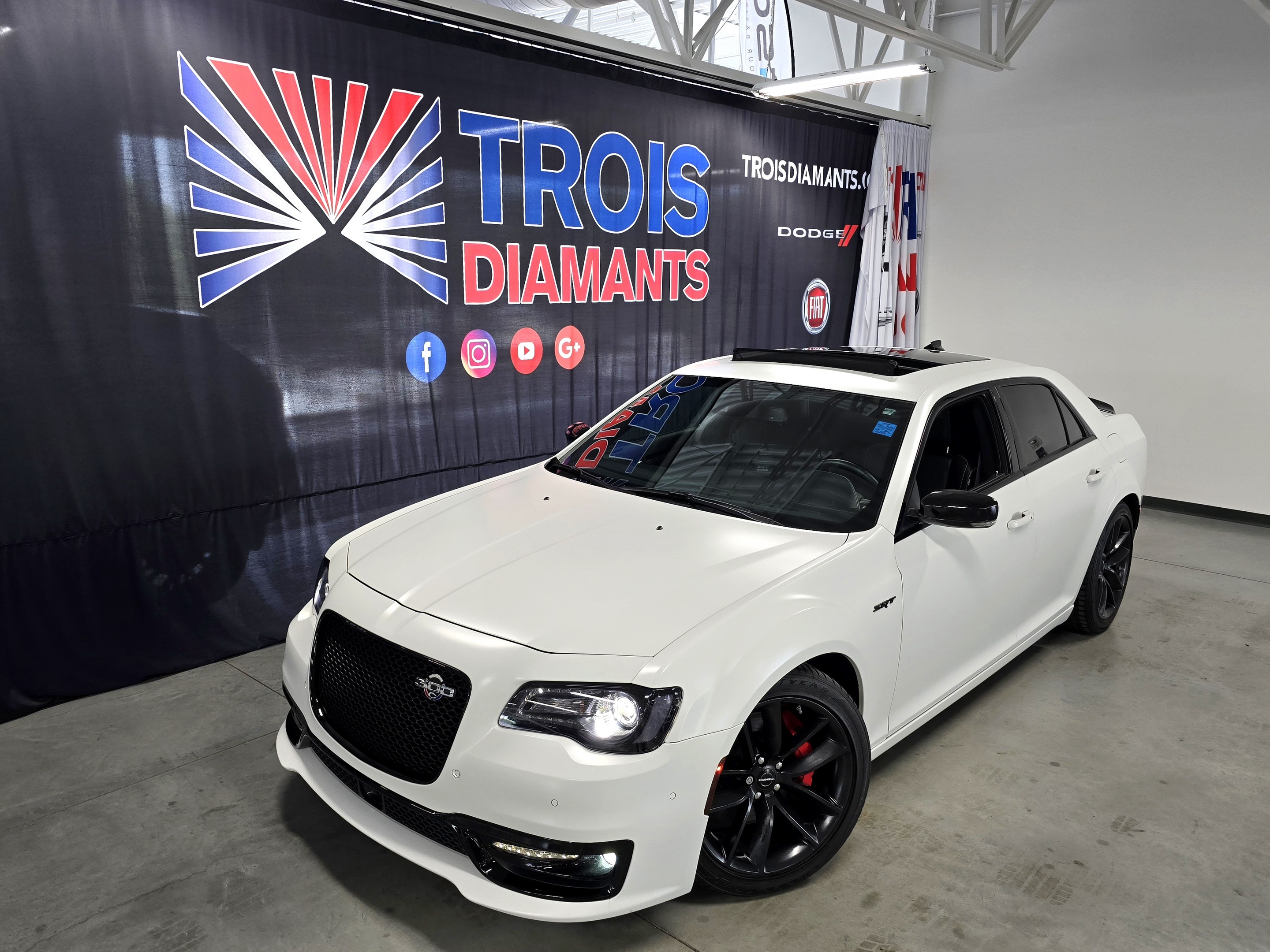Chrysler 300 2023