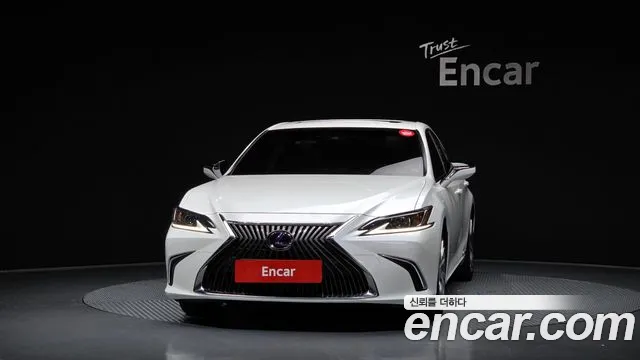 Lexus ES 2020