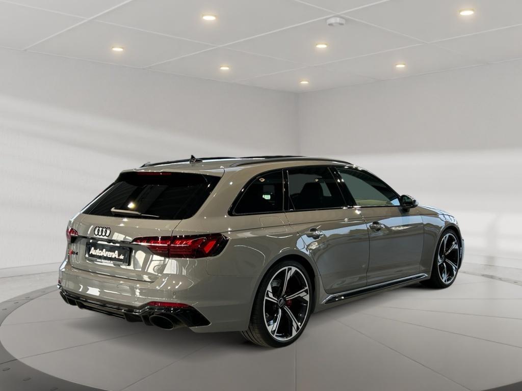 Audi RS4 2024