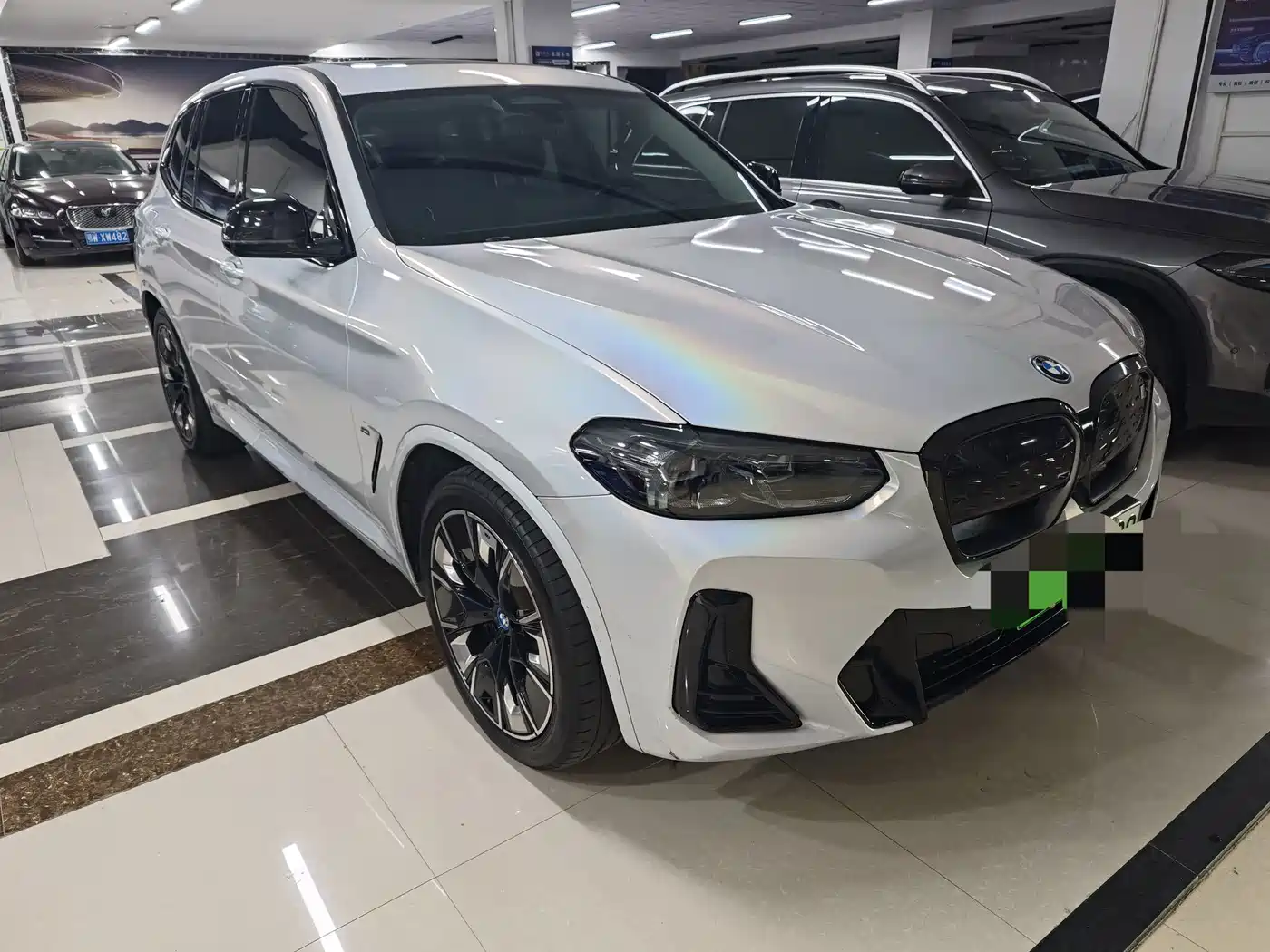BMW iX3 2023