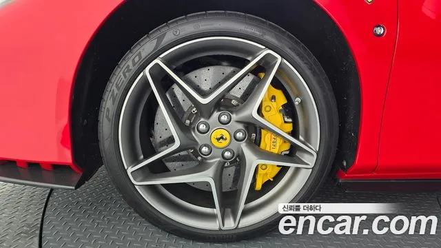 Ferrari F8 2021