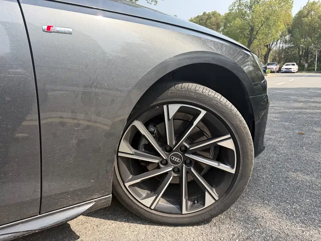 Audi A4 2023