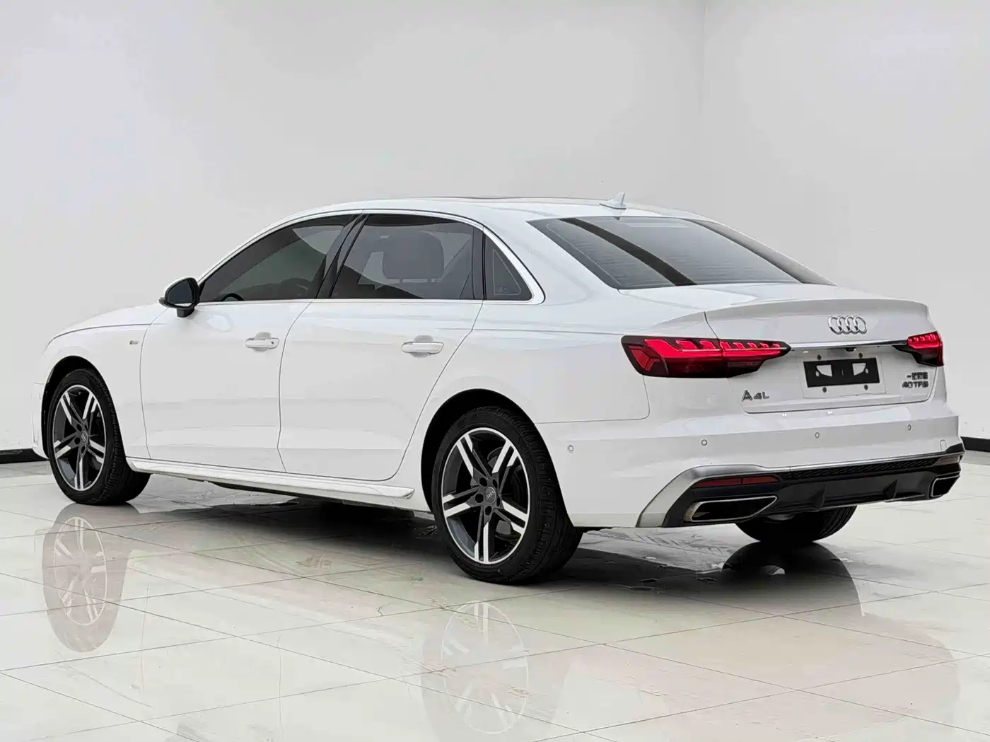 Audi A4 2023