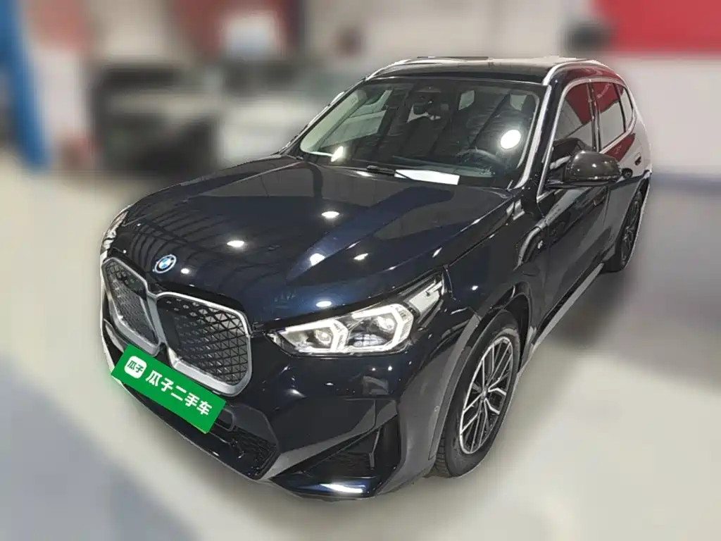 BMW iX1 2025