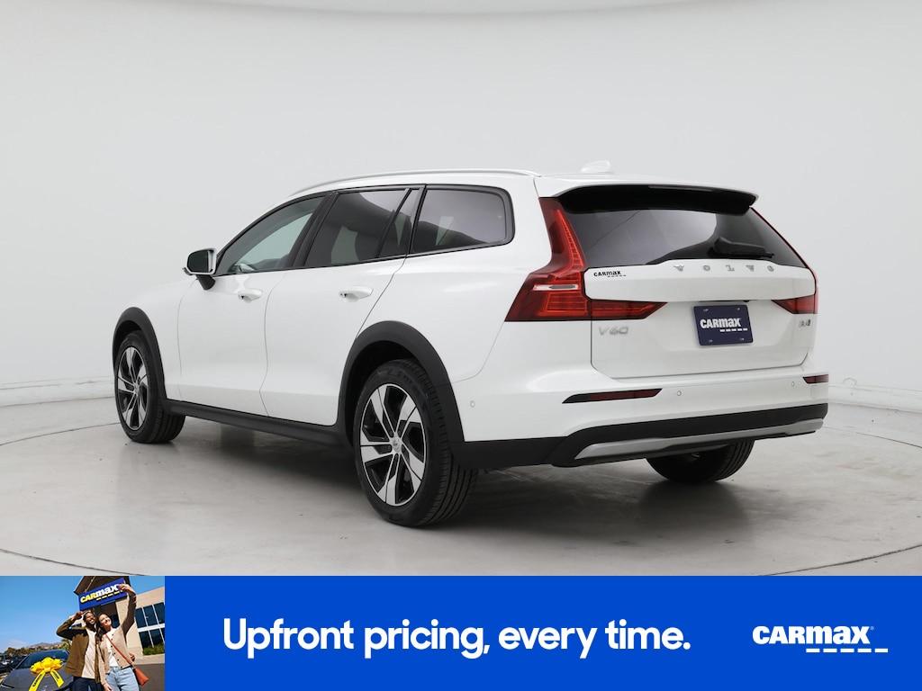 Volvo V60 Cross Country 2025