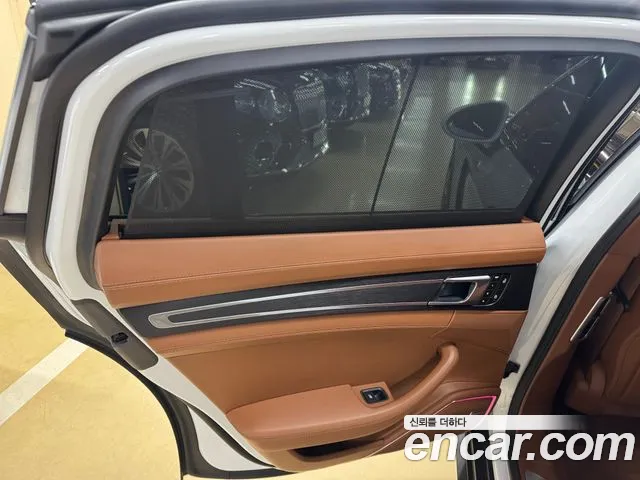 Porsche Panamera 2023