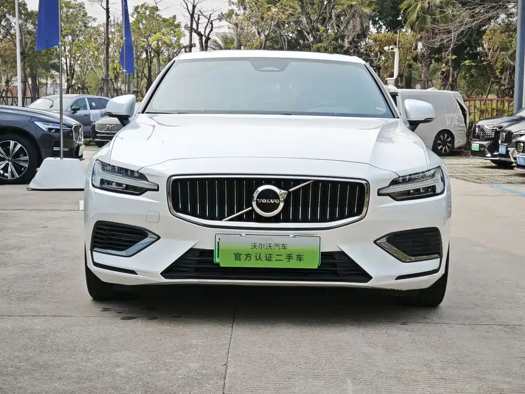 Volvo S60 2024