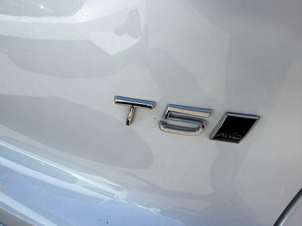Volvo XC40 2021