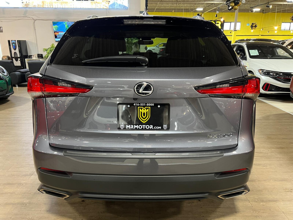 Lexus NX 300 2021