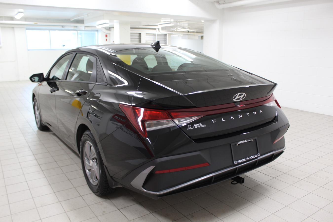 Hyundai Elantra 2024