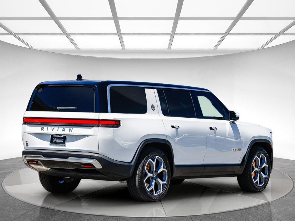Rivian R1S 2024