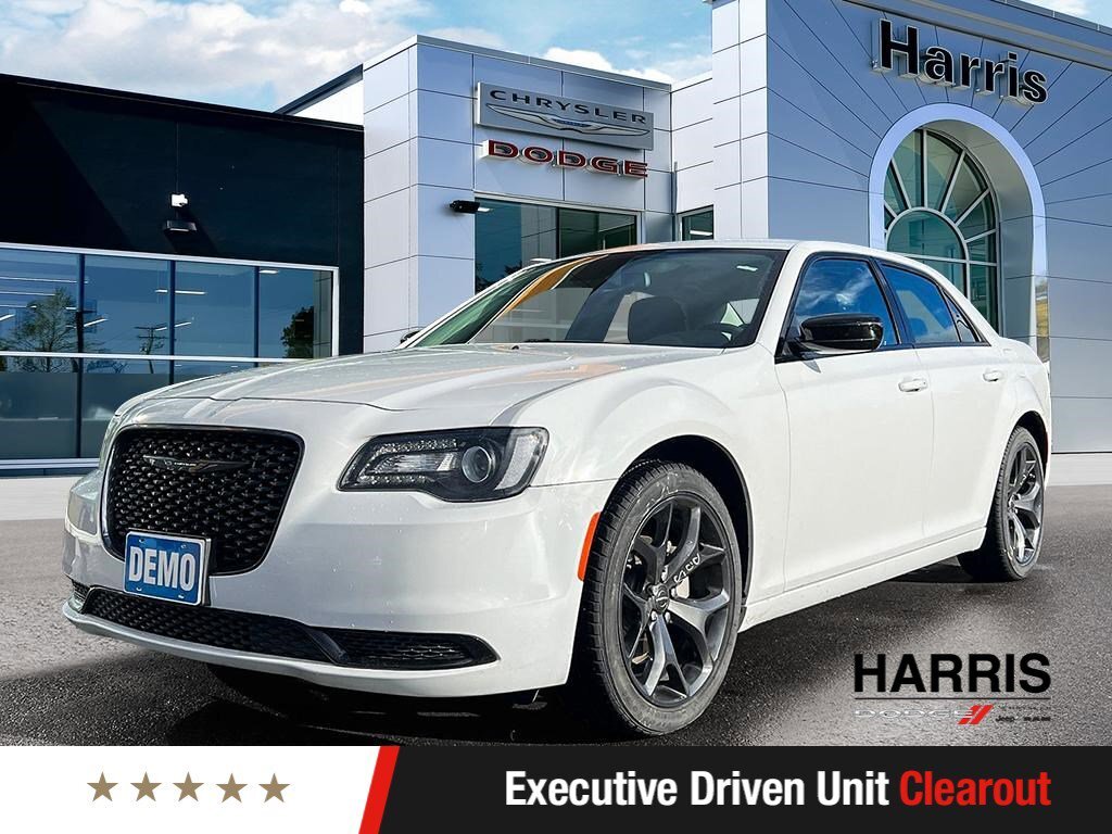 Chrysler 300 2022