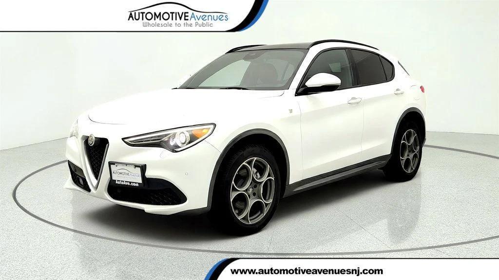 Alfa Romeo Stelvio 2023