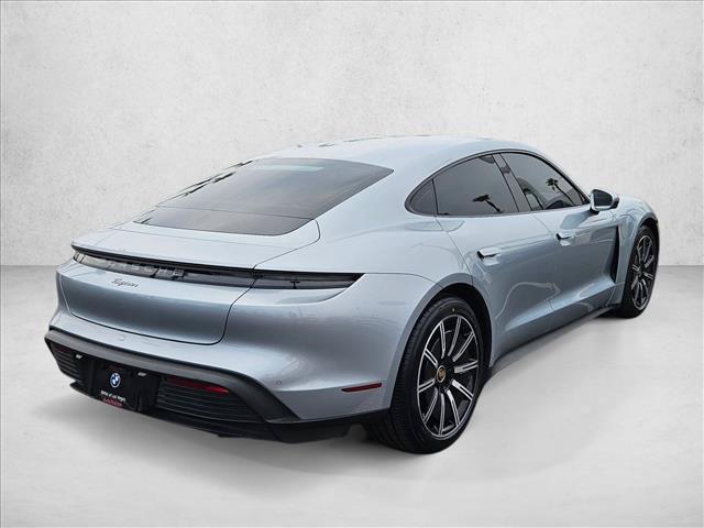 Porsche Taycan 2022