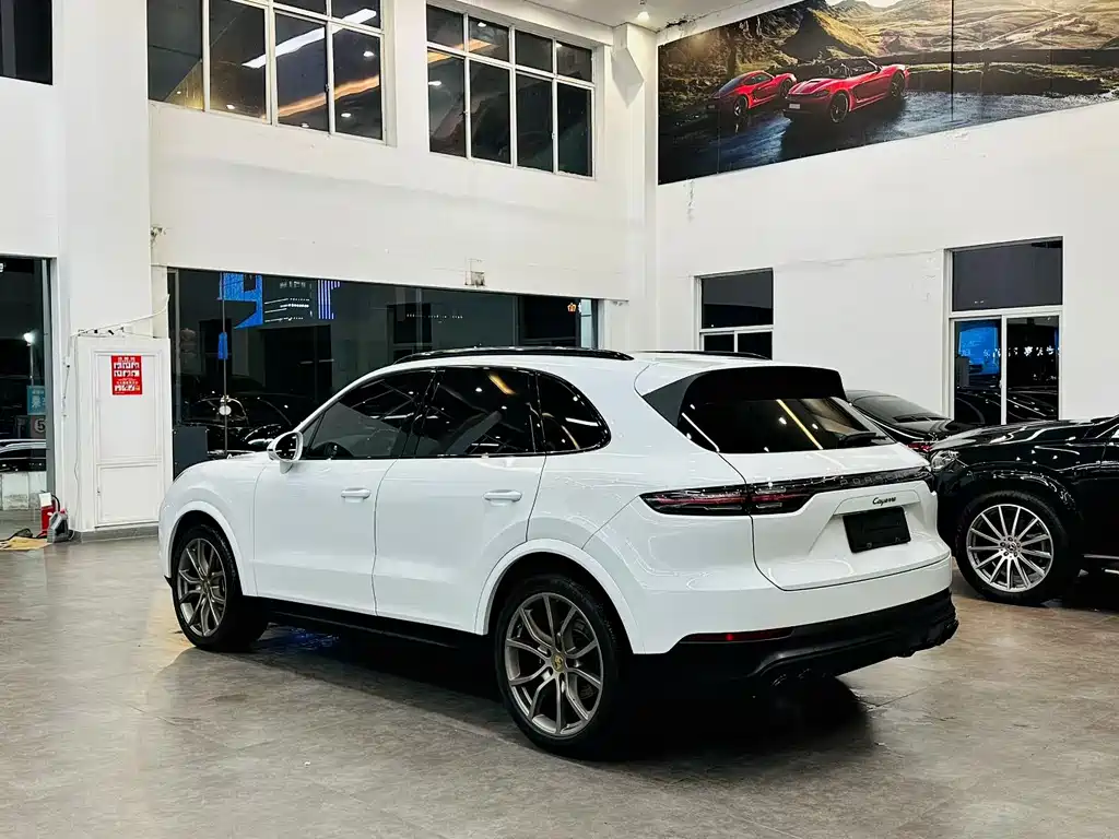 Porsche Cayenne 2022