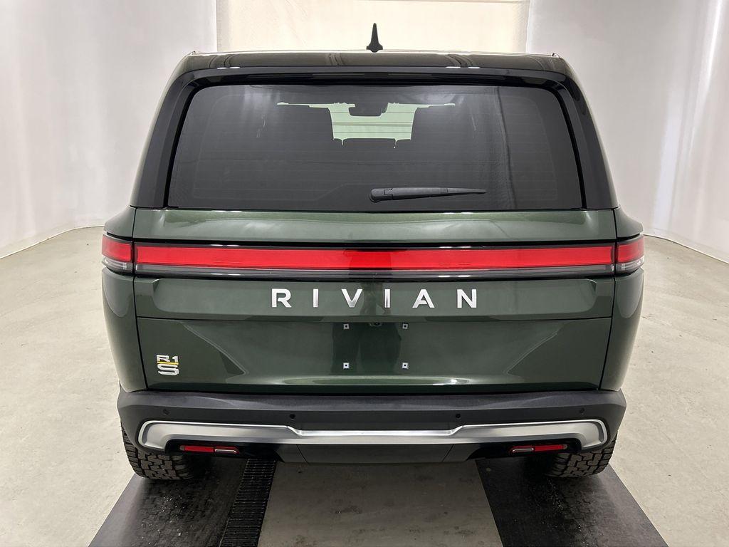 Rivian R1S 2024