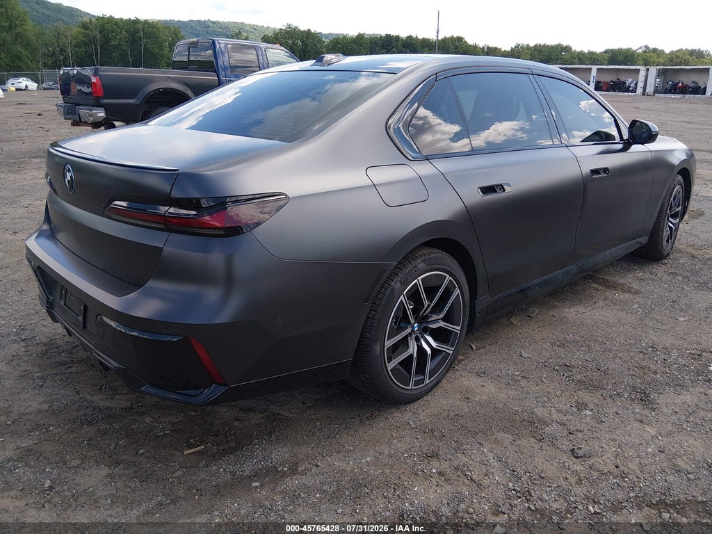 BMW i7 2025