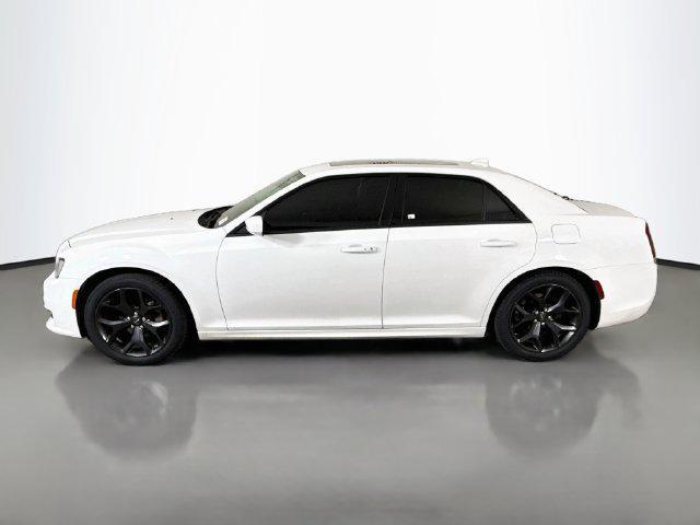 Chrysler 300 2022