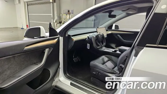 Tesla Model Y 2023