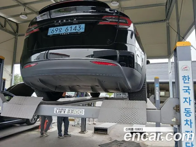 Tesla Model X 2020