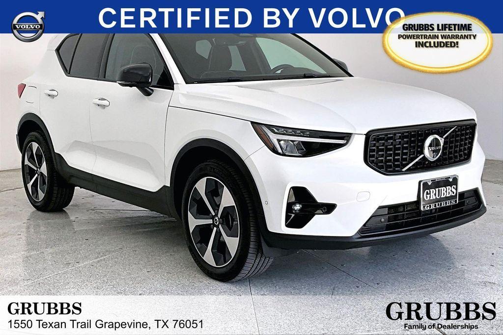 Volvo XC40 2025