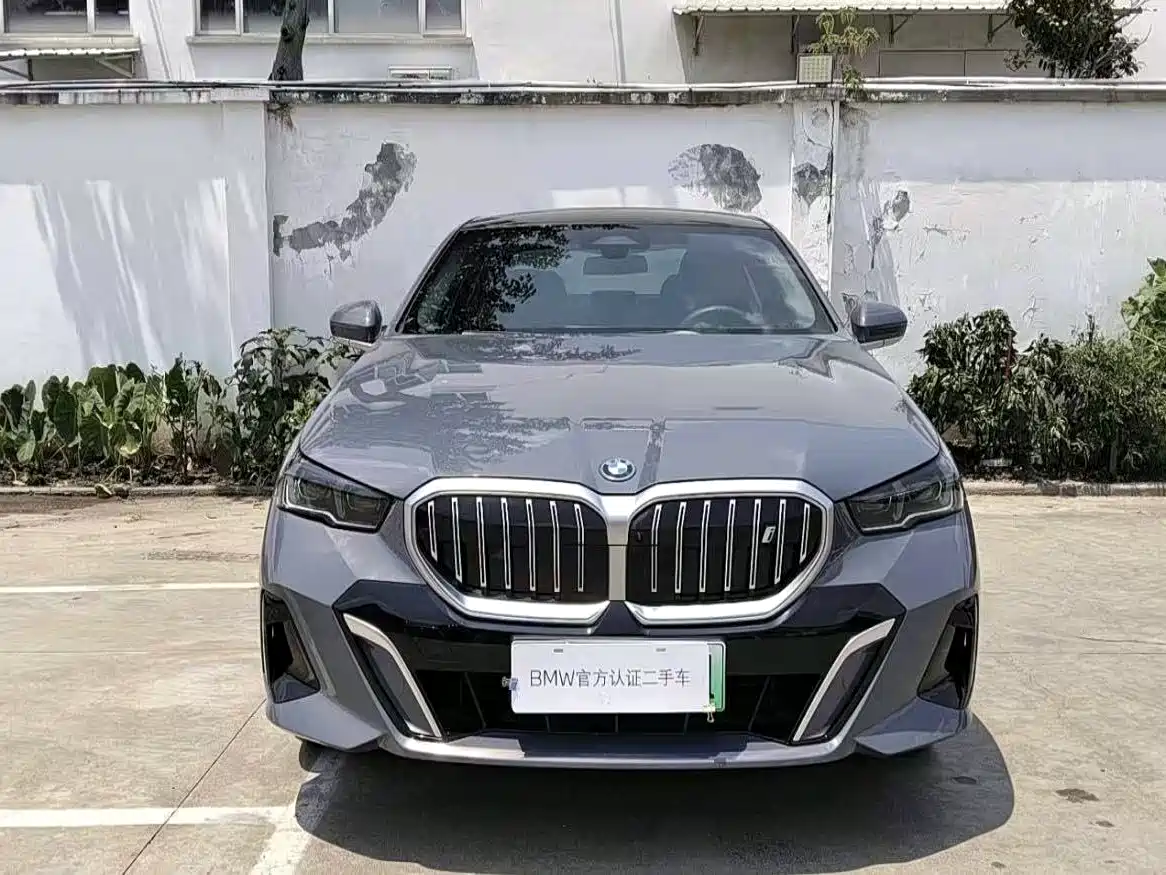 BMW i5 2024