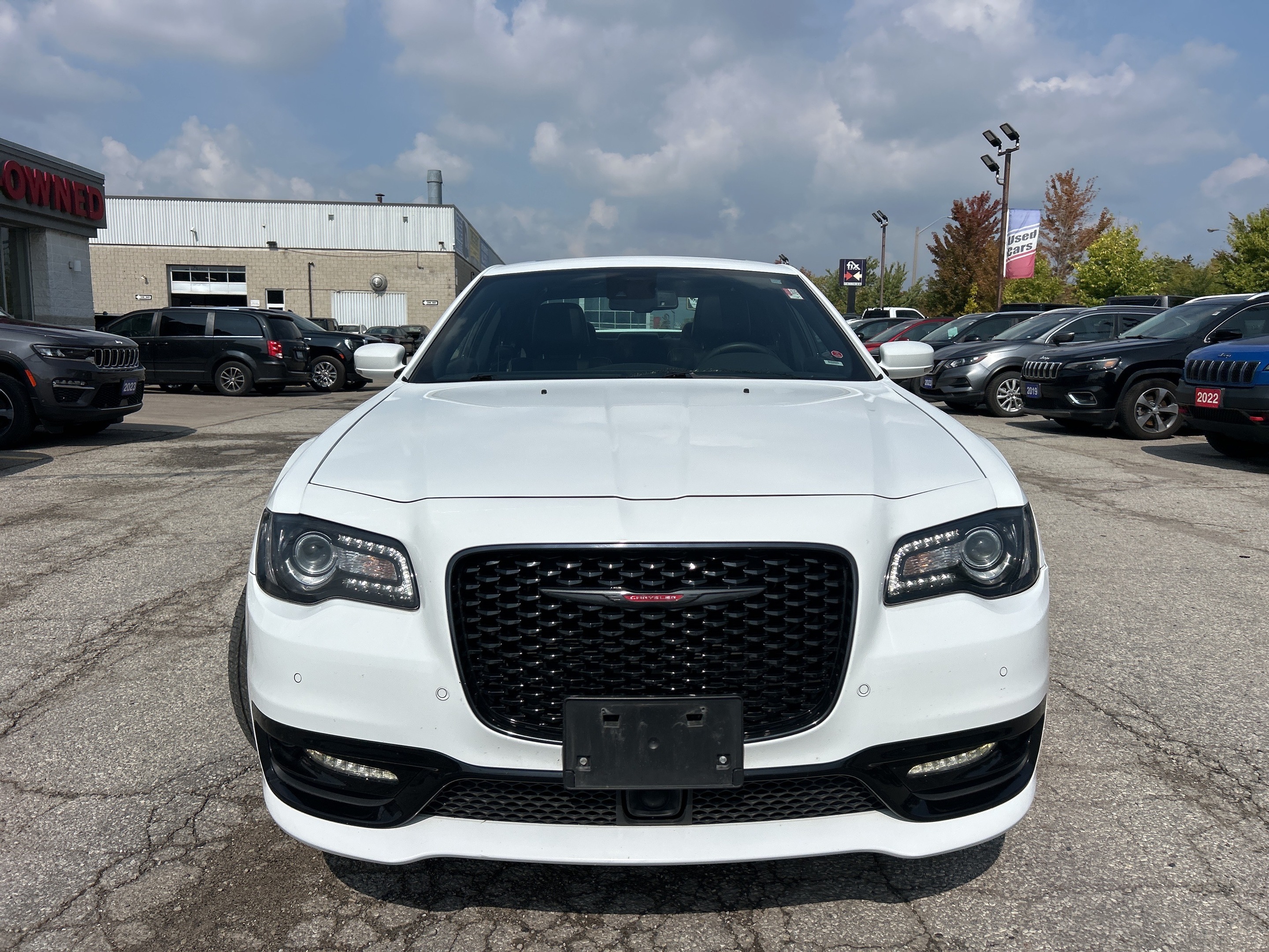 Chrysler 300 2023
