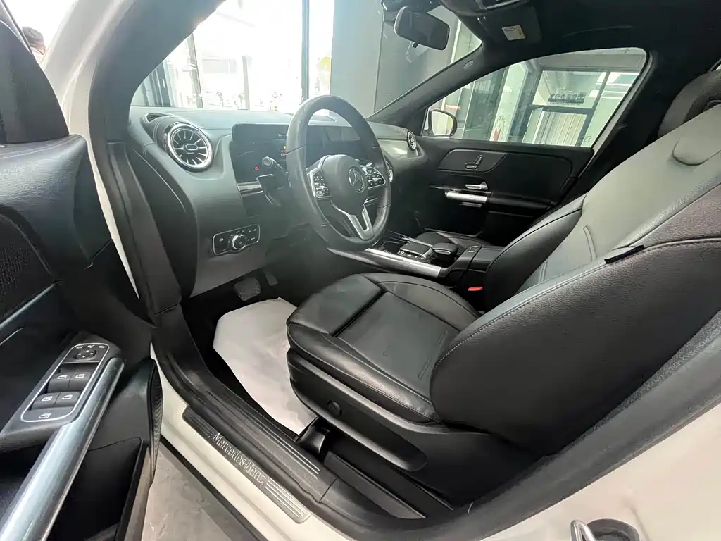 Mercedes-Benz GLA 2021