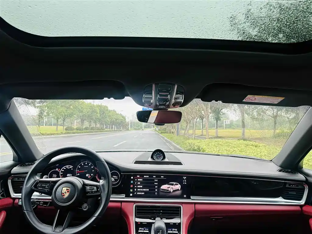 Porsche Panamera 2023