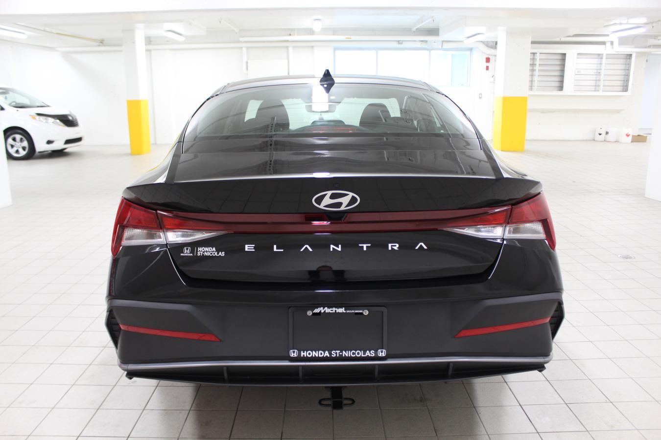 Hyundai Elantra 2024