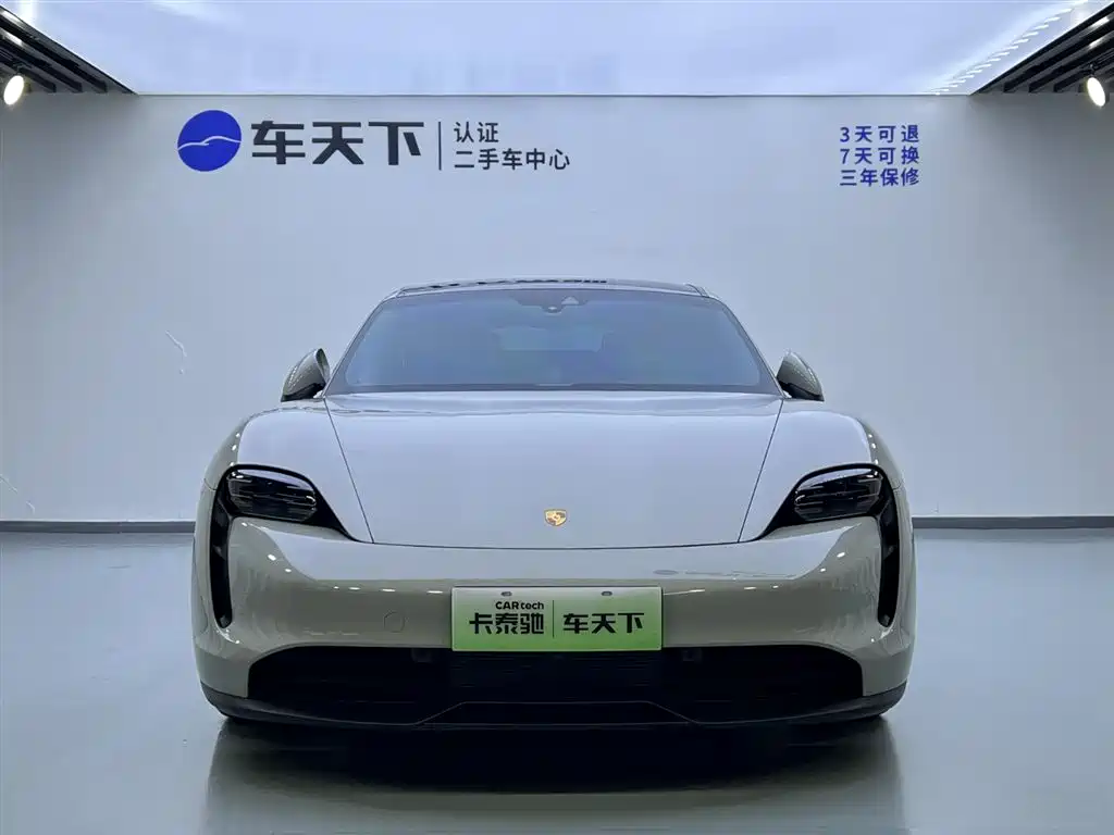 Porsche Taycan 2021