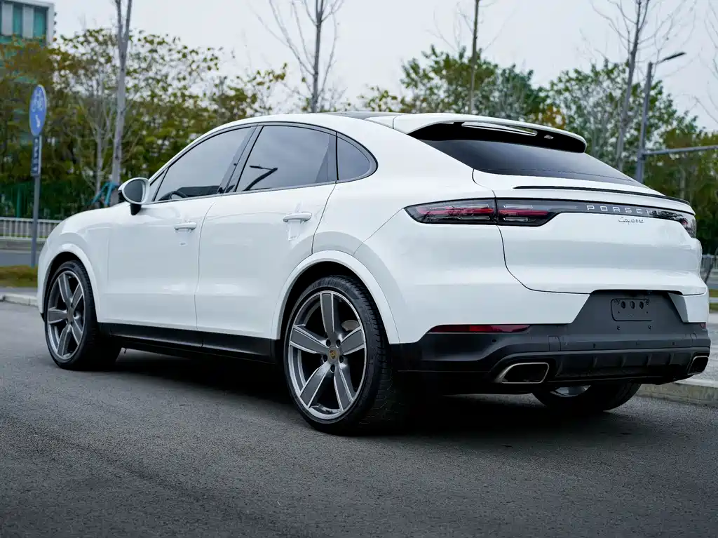 Porsche Cayenne 2021