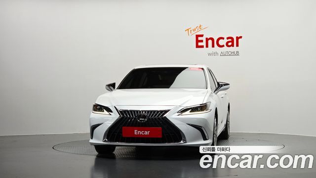 Lexus ES 2023
